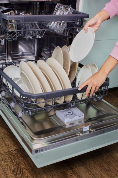 LG представила в России посудомоечную машину с функцией обеззараживания посуды