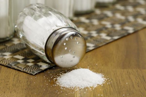 Невролог рассказал про продукт, которым можно заменить соль в рационе